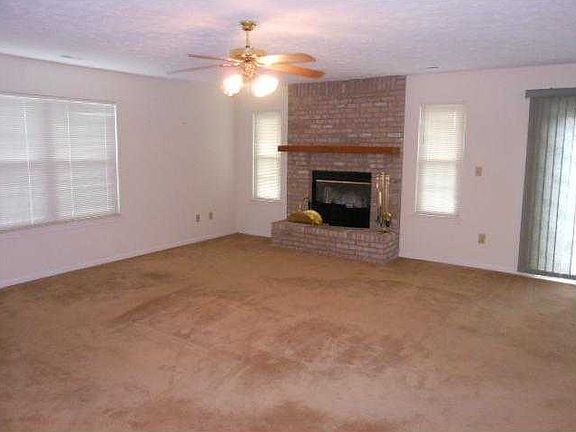 4th image of 1938 Brocken Ct