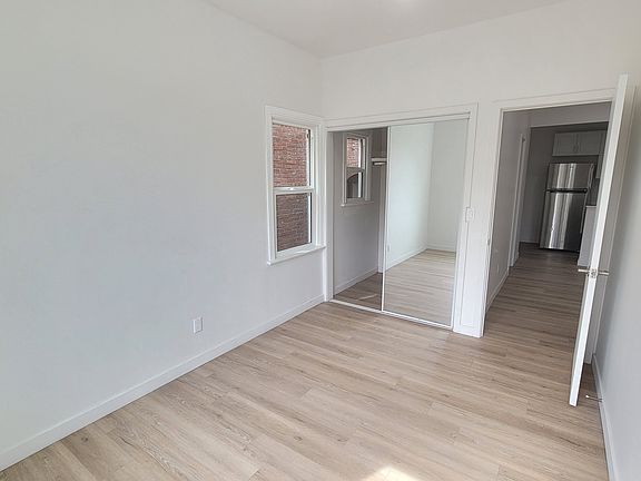 5th image of 3045 Leeward Ave APT 201