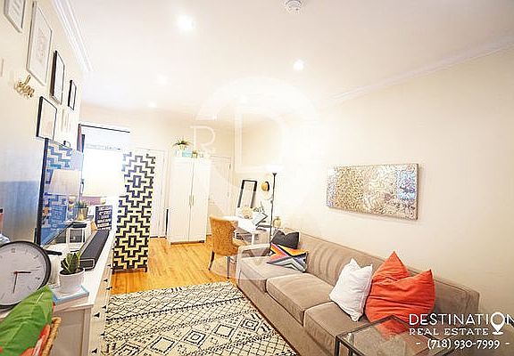 2nd image of 716 6th Ave #2