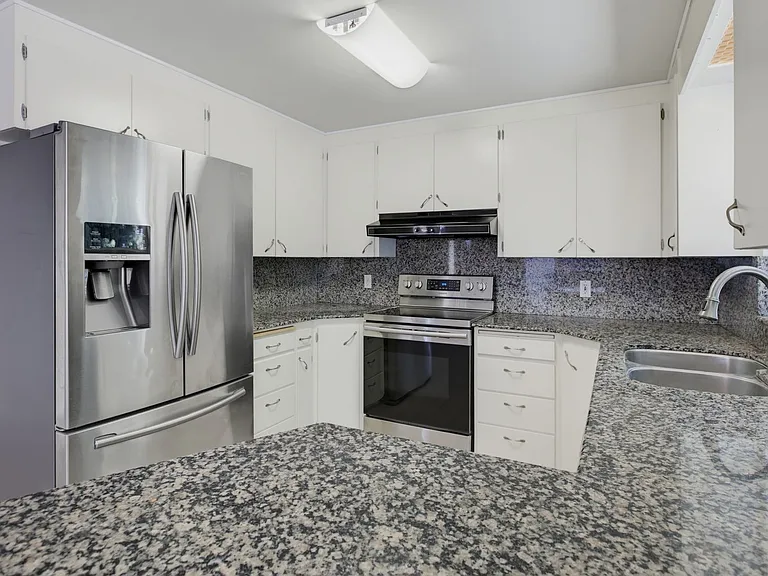 14204 SE 144th St — Photo 8