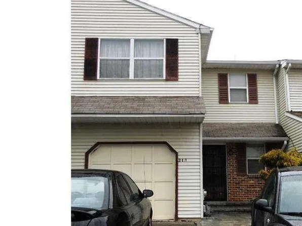 213 Red Haven Dr, North Wales, PA 19454