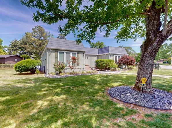 2402 Riverview Dr, Murfreesboro, TN 37129