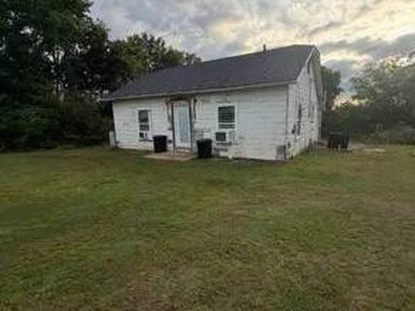 2529 N 5th St, Paris, AR 72855