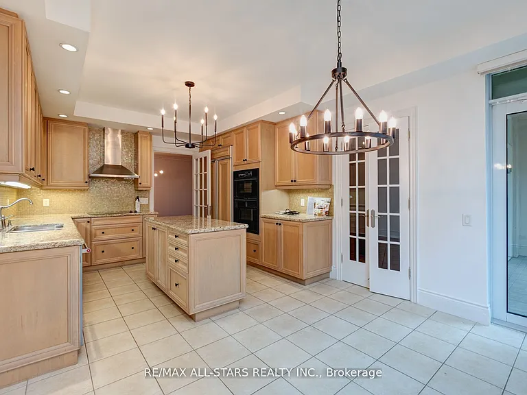 7071 Bayview Ave #211 — Photo 7