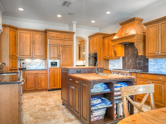 5th image of 5026 W Dickens Ave