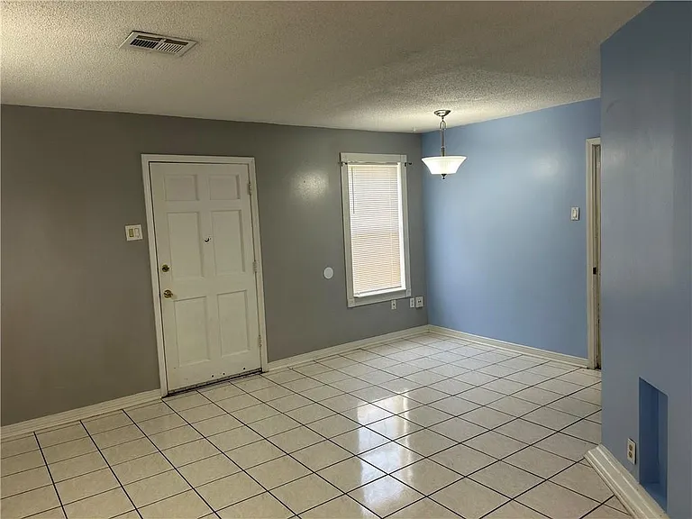 725 Oakwood Dr — Photo 32