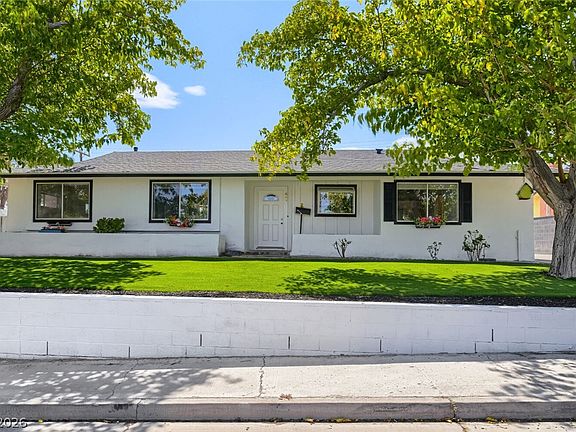 3rd image of 608 Bryant Ct