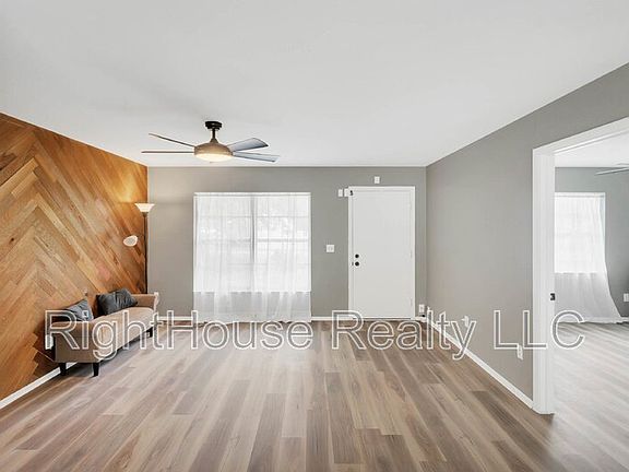 4th image of 111 Ventura Dr