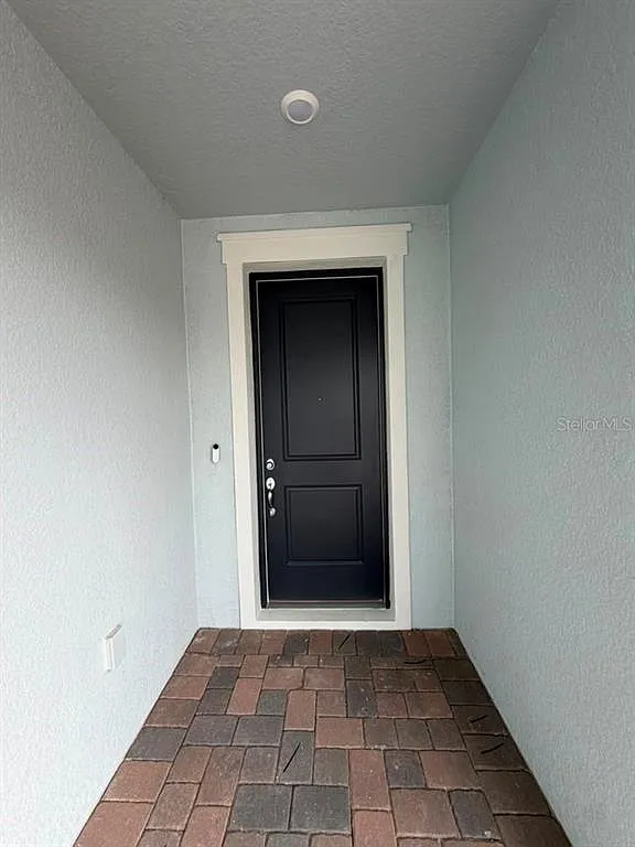 5 bed, 3.5 bath, 3643 sqft, $4,995 — Photo 3