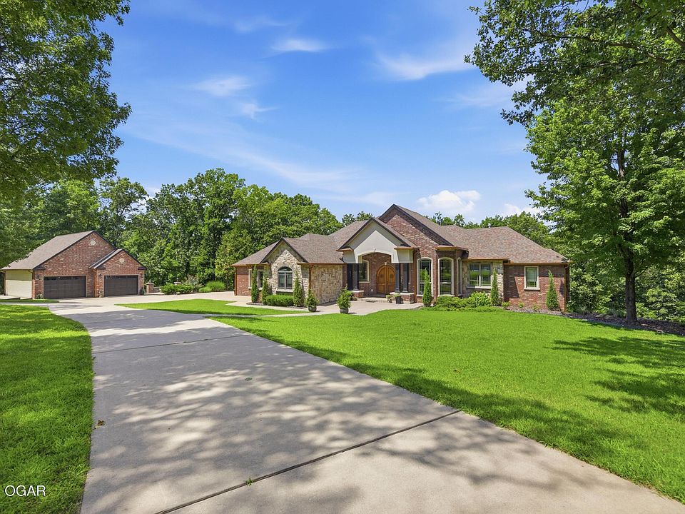 1st image of 4550 Goldfinch Rd