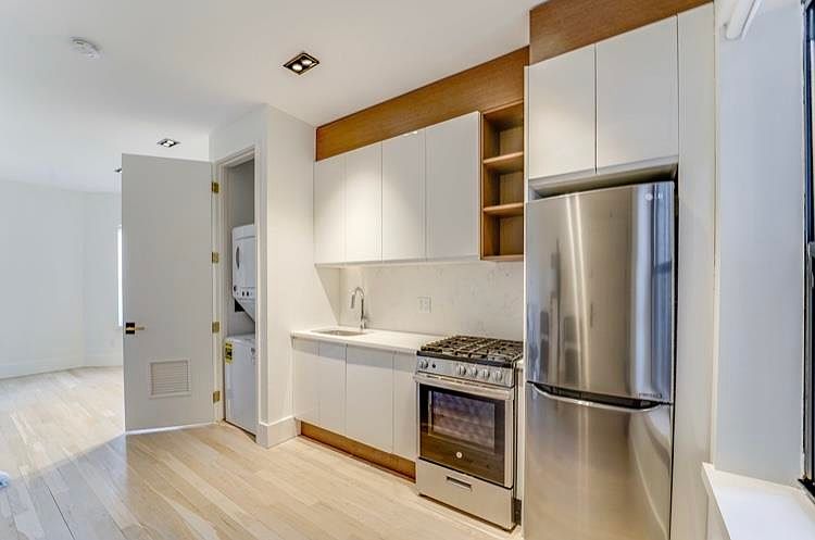 1st image of 32 Magnolia Ave #101