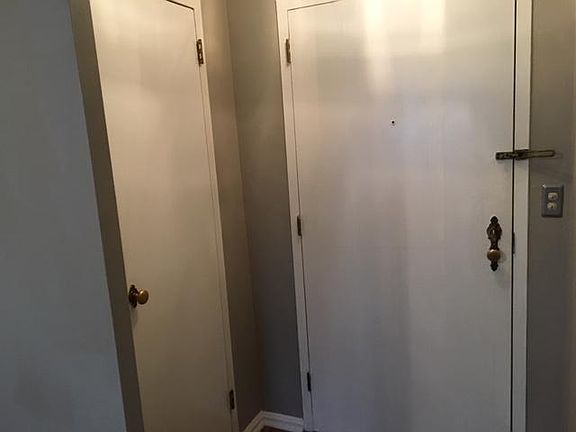 4th image of 19101 Van Aken Blvd APT 226