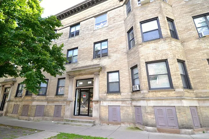 917 W Waveland #A2