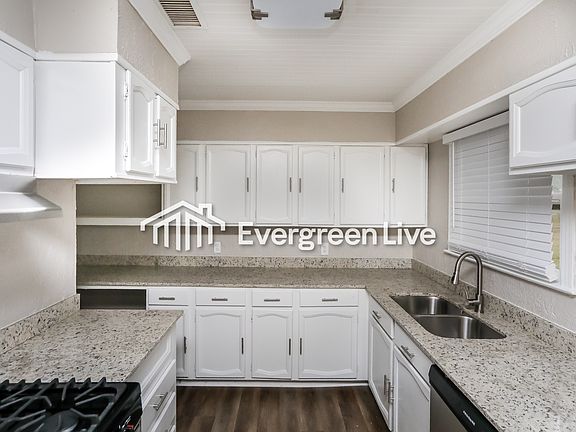 4th image of 1460 Nash St