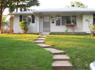 801 13th St, Highland, IL 62249