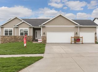 2778 Hawks Ridge Ln, Marion, IA 52302
