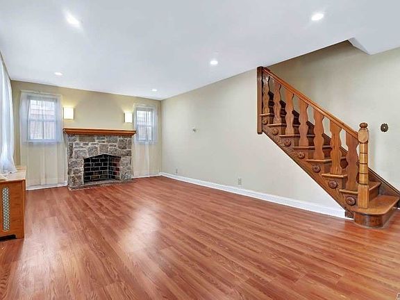 2nd image of 115-39 220th St