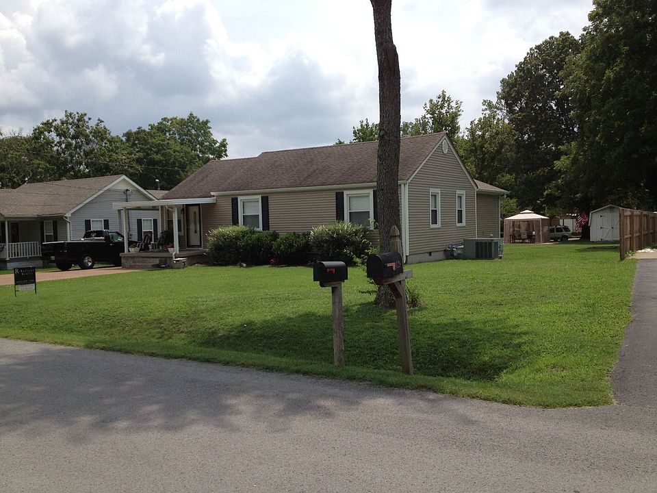 1st image of 427 Green Acres Dr