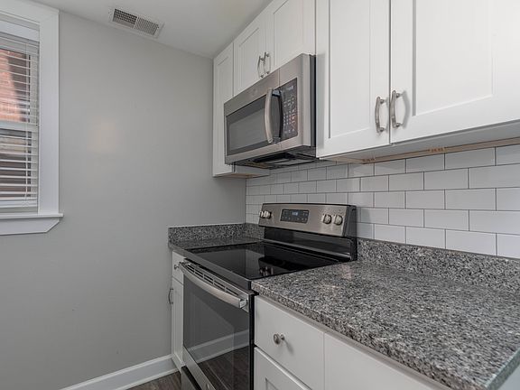 2nd image of 5590 Pershing Ave APT 32