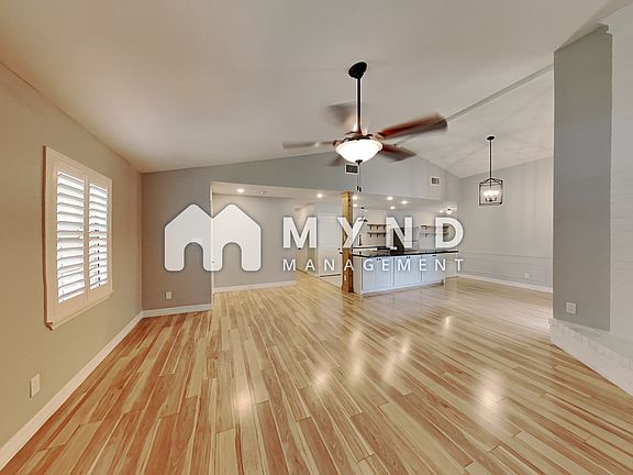 3rd image of 2825 Carnaby Ln
