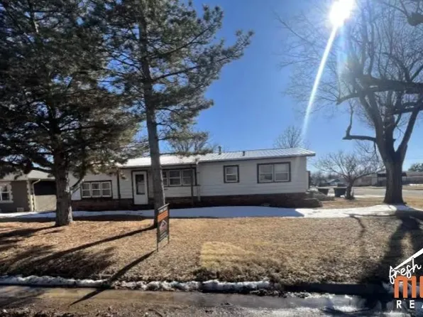 611 W Wildcat St, Plains, KS 67869