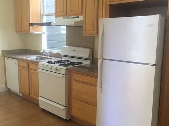 5th image of 1947 15th St APT 2