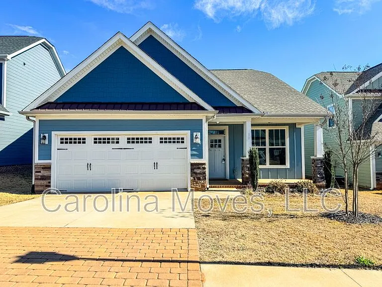39 Mossycup Rd — Photo 1