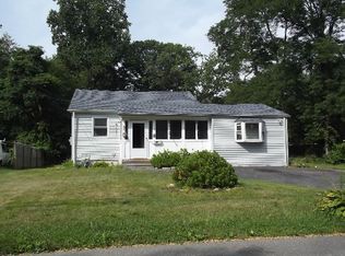 20 Landscape Dr, Wheatley Heights, NY