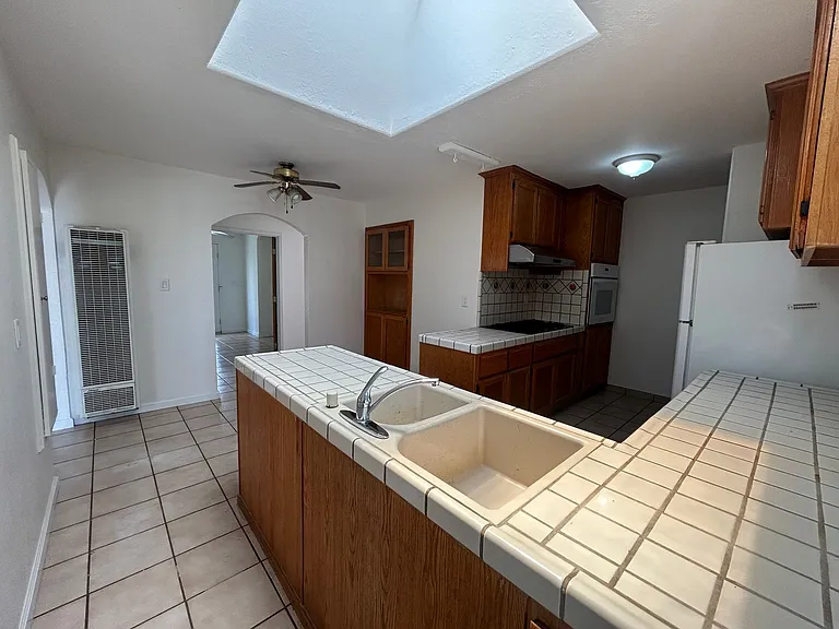 1430 Linwood Dr — Photo 7