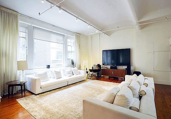 4th image of 15 W 18th St Fl 3