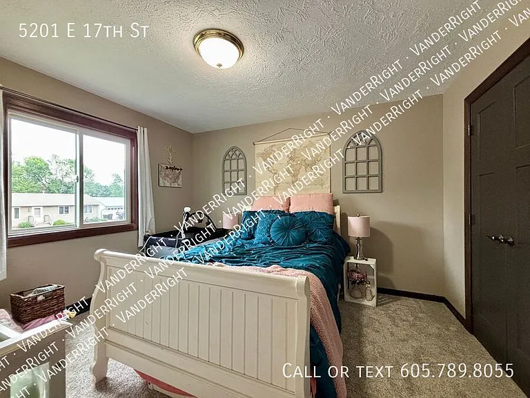 5201 E 17th St — Photo 11