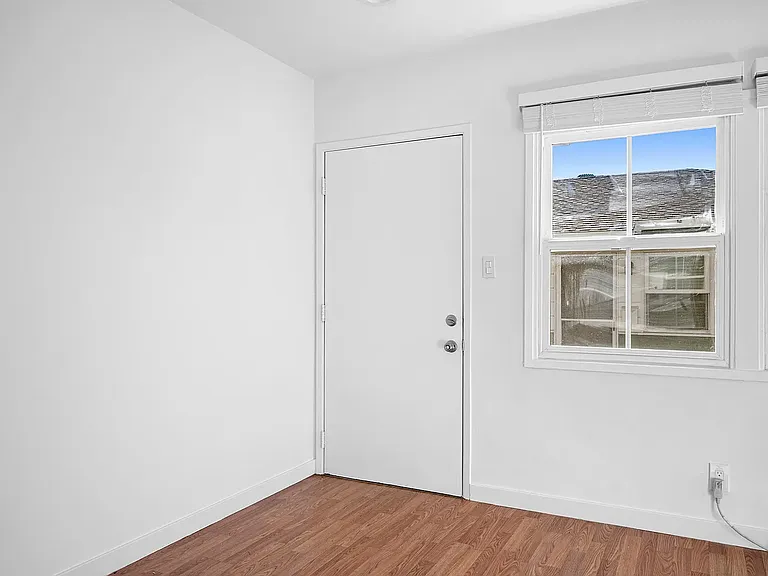 10230 Silverton Ave — Photo 7