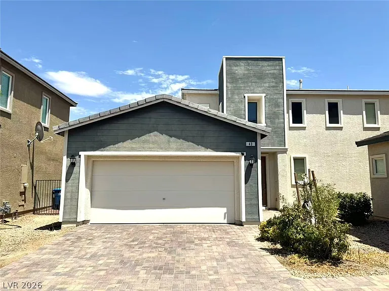 43 Heathrow Lake Ave — Photo 1