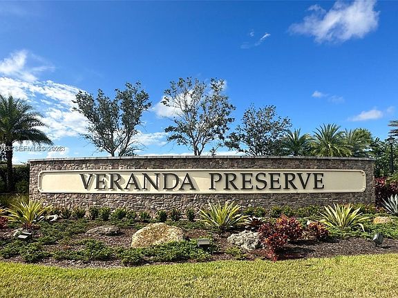 2nd image of 797 SE Bloomfield Rd