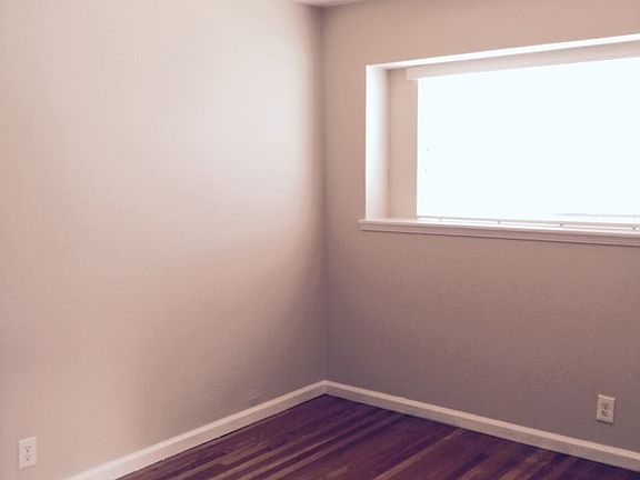 5th image of 1317 Warner Ave