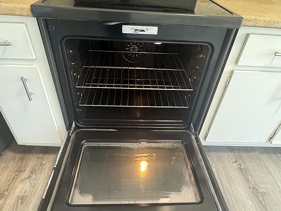 4th image of 610 NE 29th Dr APT 6