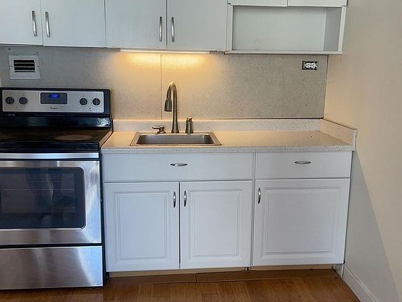 4th image of 747 Amana St APT 1601