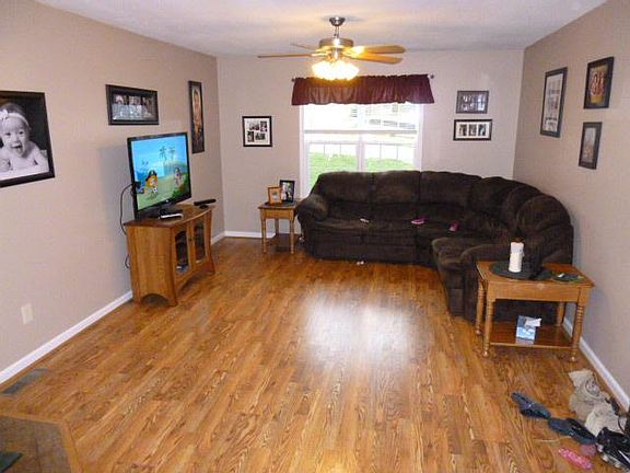 2nd image of 315 Kimberly Ln