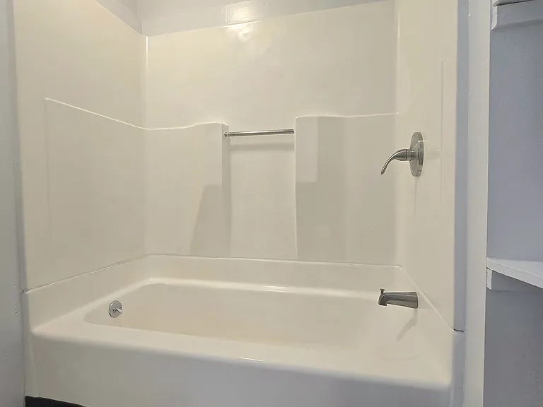 9 Cedar St #2R — Photo 4