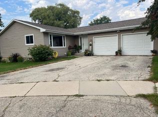 5 Delynn Ct, Waupun, WI 53963