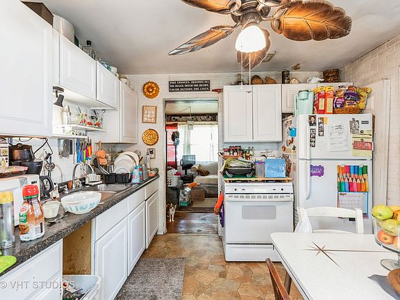 3rd image of 15603 Park Ln