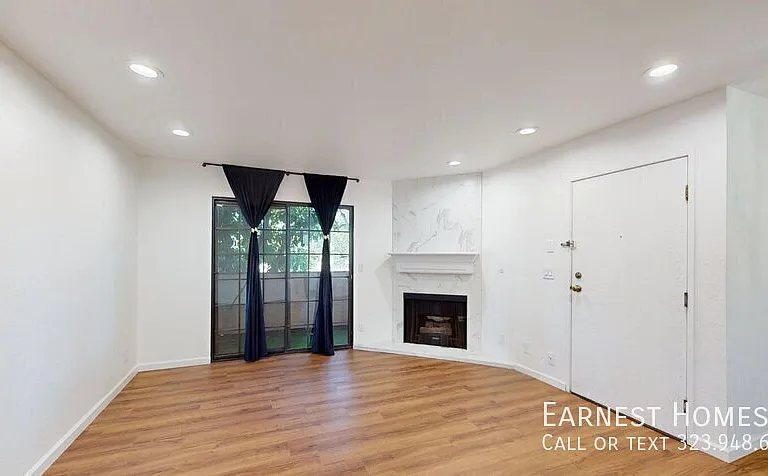 10220 De Soto Ave #11 — Photo 2
