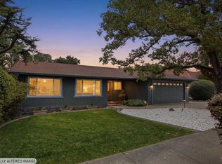 1060 Oakmont Ct, Napa, CA 94559