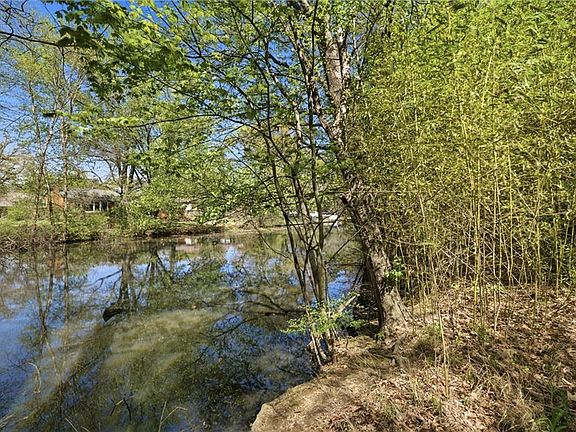 3rd image of 1818 Tulane Rd
