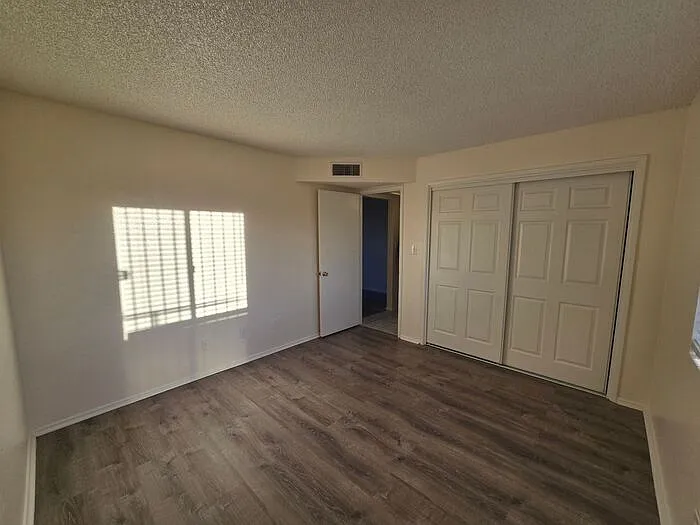 2843 E 17th St #7 — Photo 13