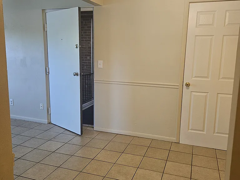 310 Main St #4 — Photo 5