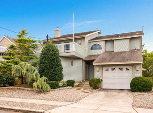 238 62nd St, Avalon, NJ 08202