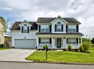 2708 Summertime Ln, Knoxville, TN 37938