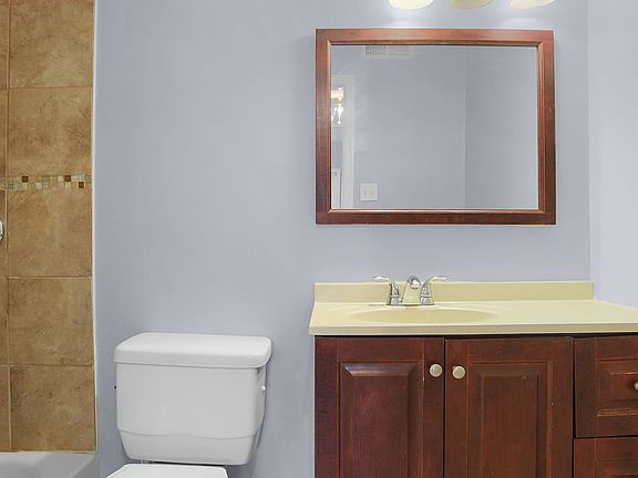 2nd image of 4278 Chateau De Ville Dr APT D