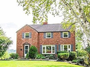 39 Orchard Spring Rd, Pittsburgh, PA 15220